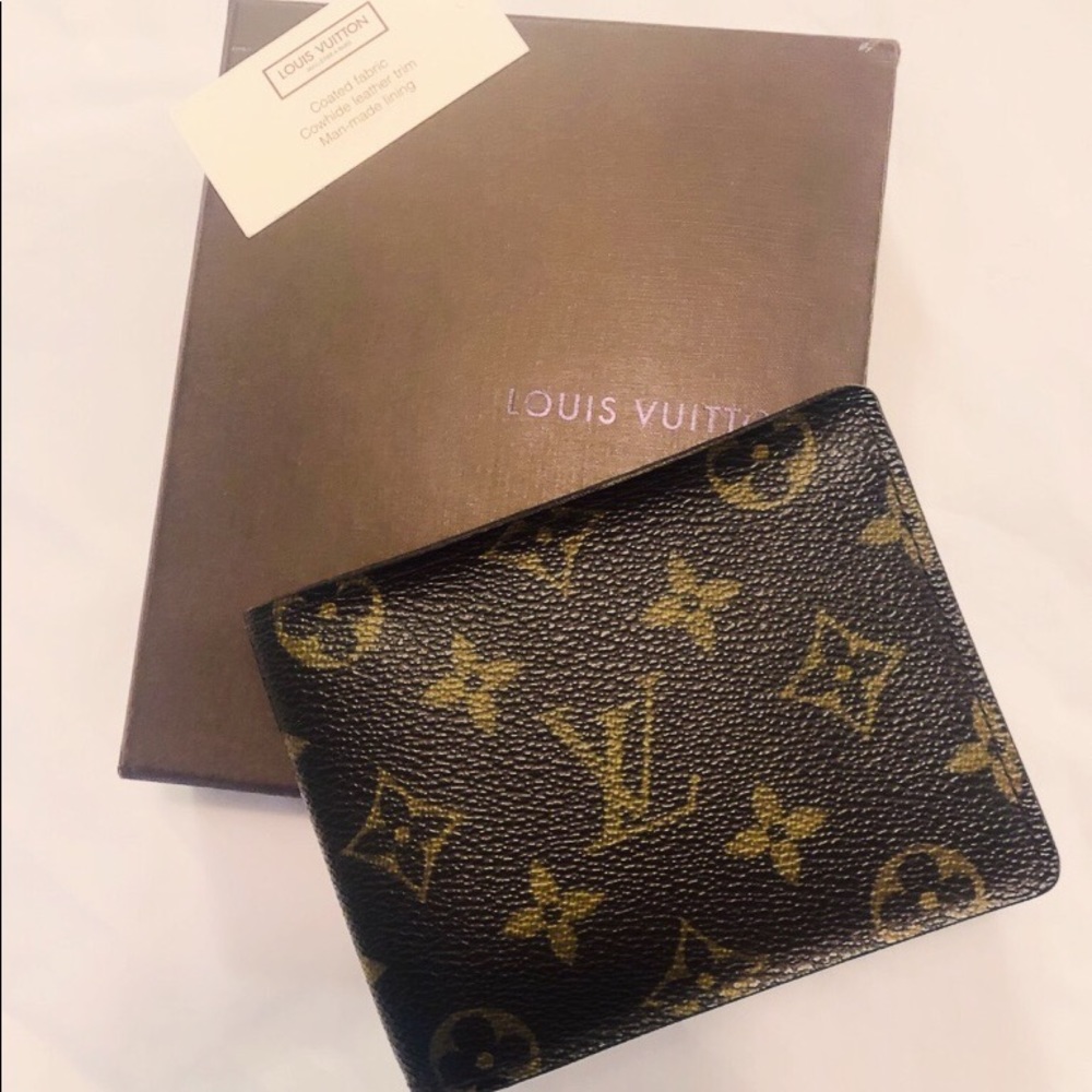 Authentic Men’s Louis Vuitton wallet